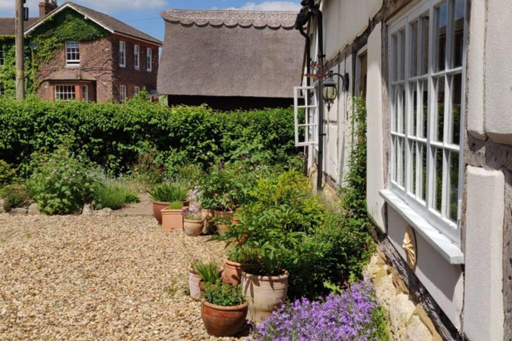 Cosy Listed Barn In Peaceful Country Village Granborough المظهر الخارجي الصورة