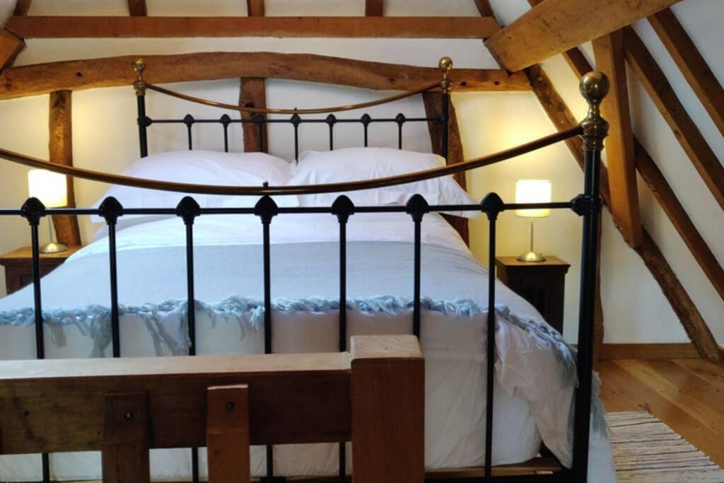 Cosy Listed Barn In Peaceful Country Village Granborough المظهر الخارجي الصورة